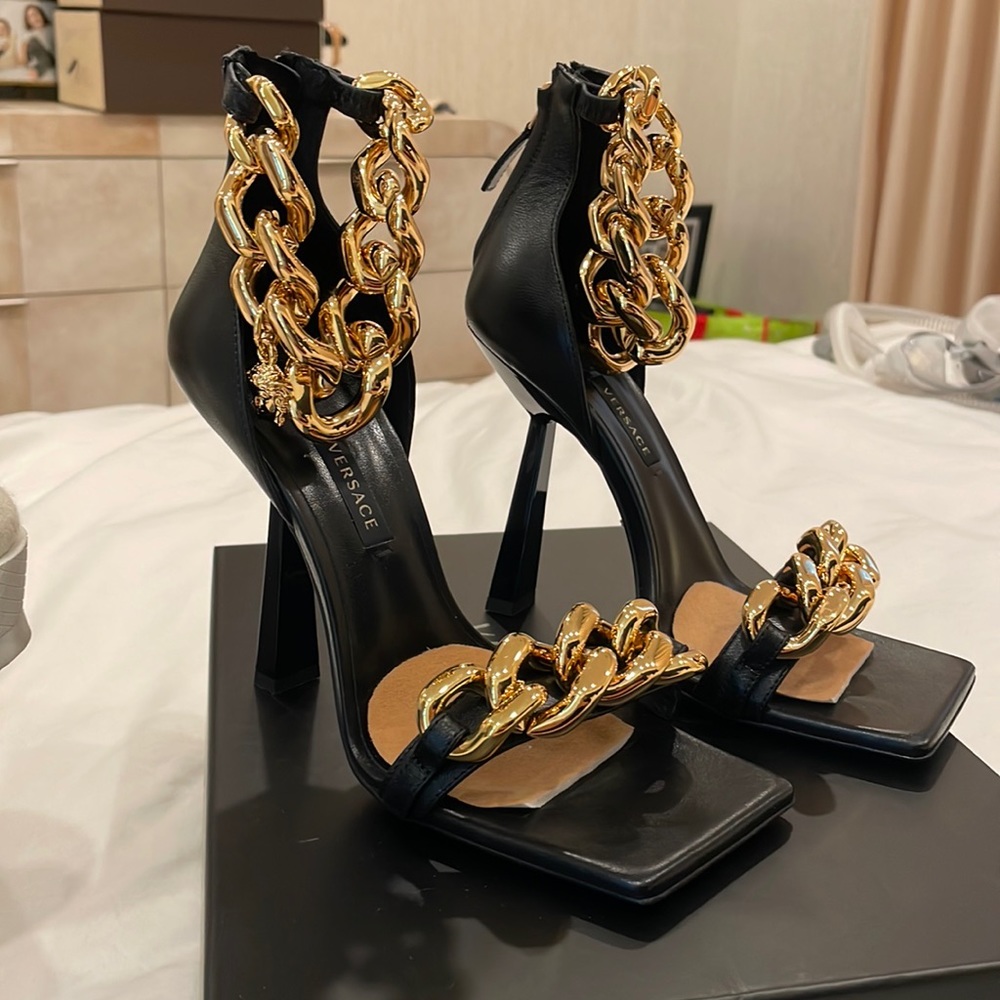 VERSACE MEDUSA NAPPA CHAIN SANDAL
